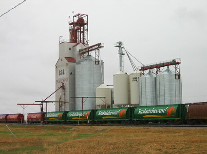 Briercrest_Grain_Elevator.jpg